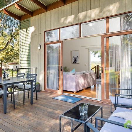 Rural 5 Star Villa'S With Resort Amenities Cowes Exterior photo