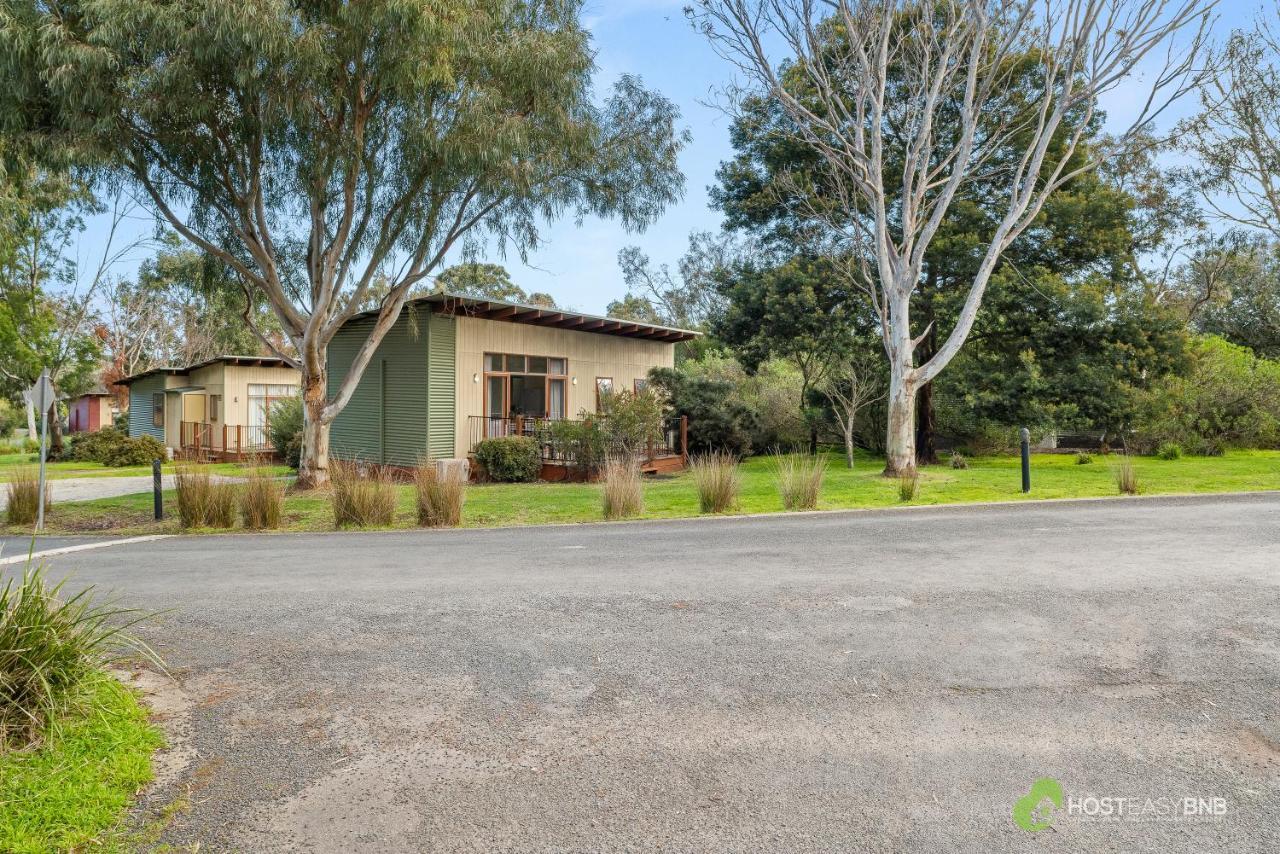 Rural 5 Star Villa'S With Resort Amenities Cowes Exterior photo