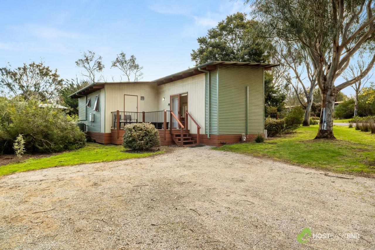 Rural 5 Star Villa'S With Resort Amenities Cowes Exterior photo