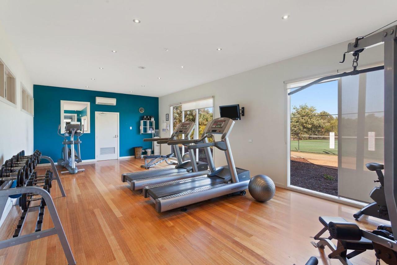 Rural 5 Star Villa'S With Resort Amenities Cowes Exterior photo